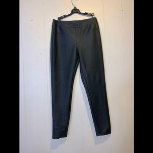 Faux leather leggings ((Make me an offer))